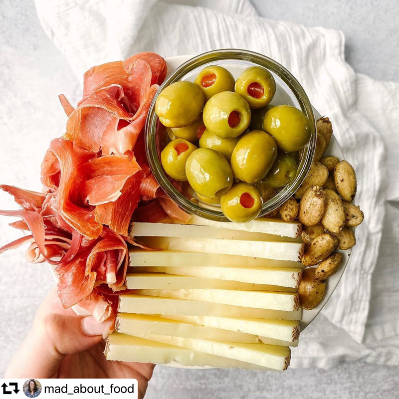 What is the perfect appetizer? The one proposed by our friend <a href="/mad_about_food/">Regina Lee</a>: Serrano Ham, Manchego Cheese, seasoned almonds and of course, our #Europeanolives. bit.ly/2YEjZIA