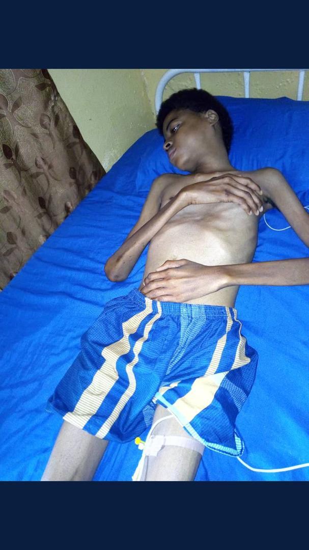 UmmImran10's tweet photo. Pls help victory #SaveVictory...save a soul 😪😪😢...He is 21 years Old and he is battling  short bowel syndrome https://t.co/2lNpngysMm