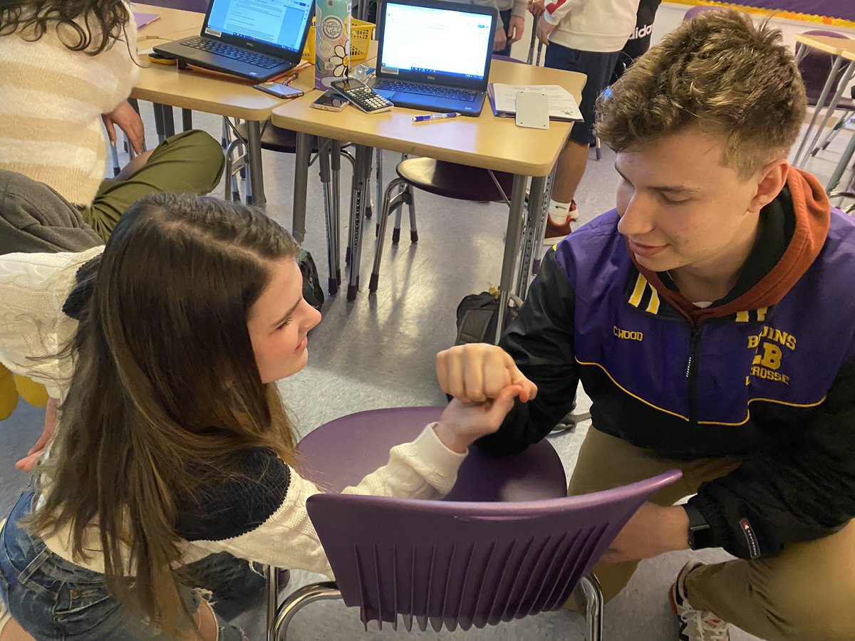 markey_math's tweet image. Does having a longer thumb mean you have an advantage in a thumb war? #probstat #mathisfun