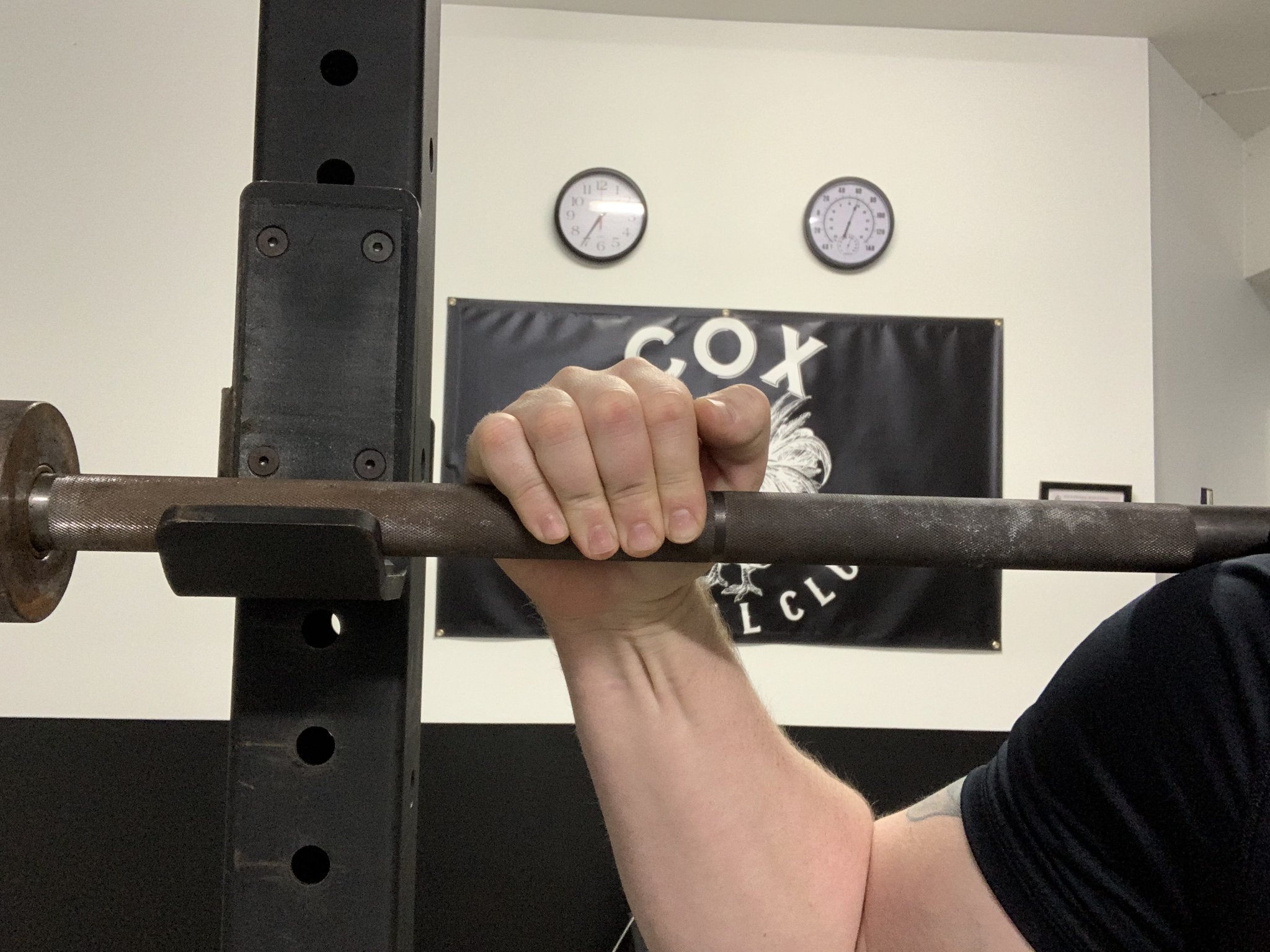 Low bar online squat grip