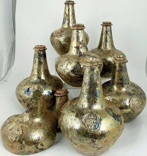 Stunning hoard of sealed bottles dug up on a building site could fetch £20,000 antiquestradegazette.com/print-edition/…