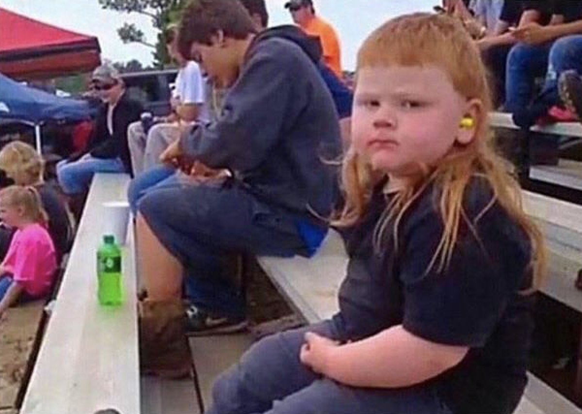 CauseWereGuys's tweet photo. When your mom forgot her fanny pack and you have to watch the whole mudding championship without any Mountain Dew https://t.co/5ePiwyc6Pu