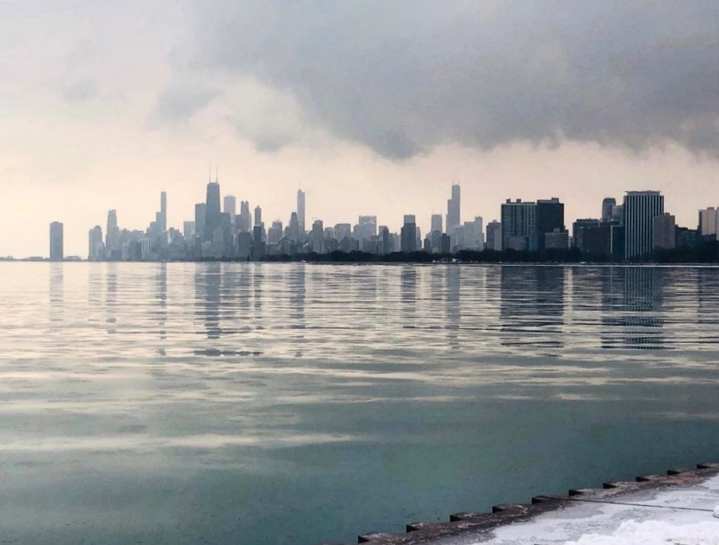 AskCHCA's tweet photo. To appreciate the beauty of a snowflake it is necessary to stand out in the cold. - Aristotle β #AskCHCA #ChooseChicago
π·: ig/chiman11 https://t.co/2nR4LR4xuE