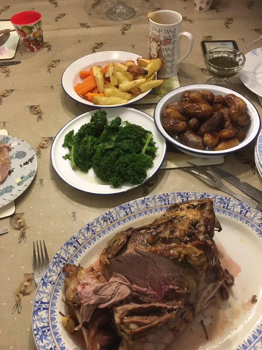 thismumcares's tweet photo. Leftover Roast Welsh Lamb from the Wernbach Southdown Flock 👌 Just enough left for Lamb Risotto tomorrow 😋#welshlamb #feedingmyfamily #localanuary https://t.co/h3801nv6u2