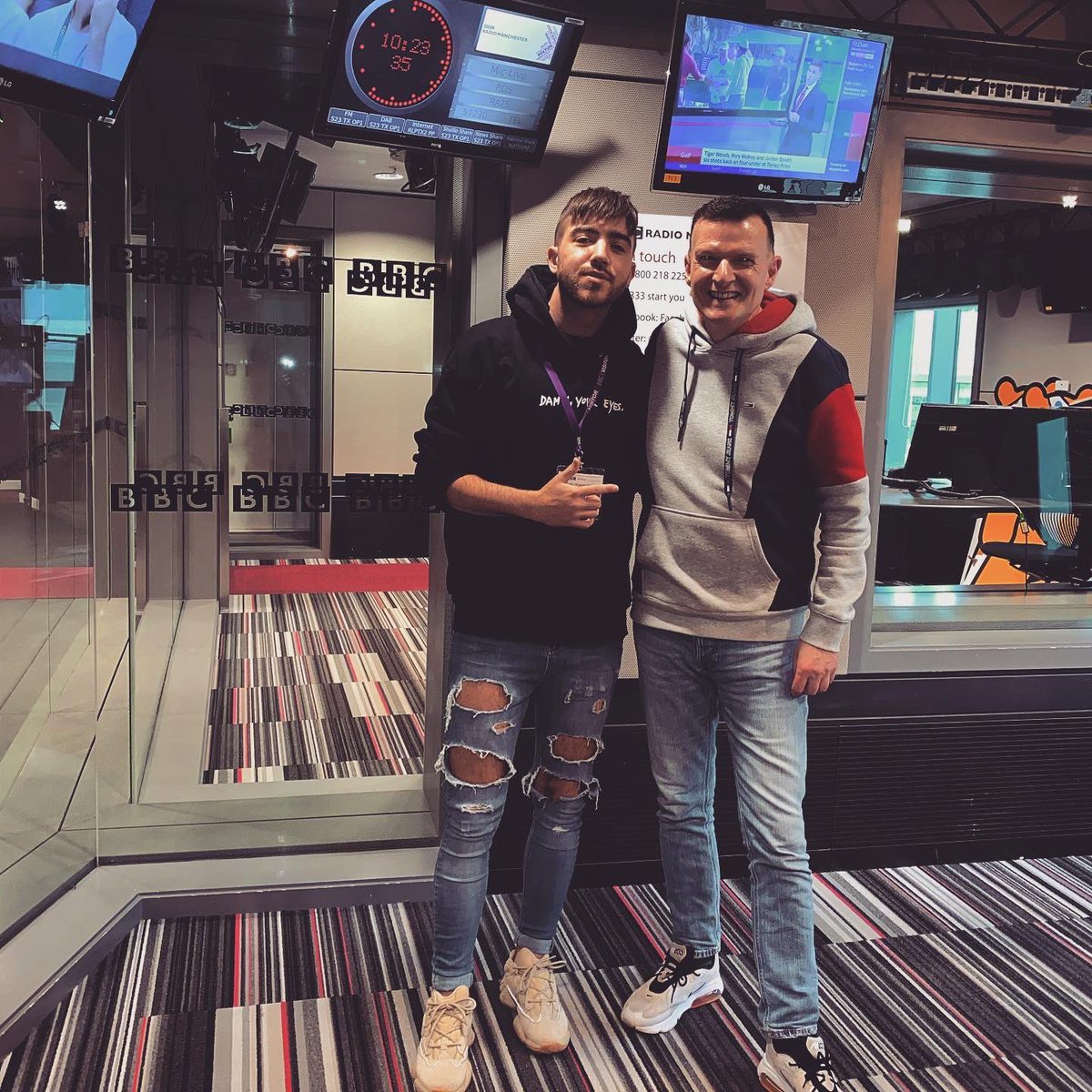 chrisburrows_03's tweet photo. Massive thank you to @trowie and @BBCRadioManc for having me on the show &amp; playing my new single. I can’t thank you guys enough for your endless &amp; continued support since day 1. Absolute legends 🙌🏼💯♥️ https://t.co/KG0w4dxr8e