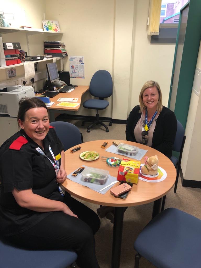 BethRatcliffe2's tweet photo. Great tripartite meeting today with @mikegoodwin84 and @unibirmingham. Then looked after by @debbyltommo with a healthy lunch all prepared and waiting! #healthandwellbeing #teamCDCS #lifelonglearning #UHDBisagreatplacetobe https://t.co/iVwpSOme83