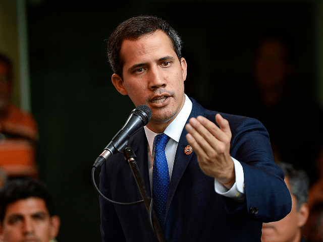 NinoskaPerezC's tweet photo. El embajador @carlosvecchio invito hoy en @radiomambi710 a acto de recibimiento al Pres. @jguaido en Miami. #DoubletreeHotel 711 NW 72Ave Miami 2pm
Sabado 1ro de Febrero"Reiteramos esta invitacion a todos los venezolanos tambien a cubanos y nicaraguenses que padecen el mismo mal" https://t.co/jAJVJobzaX