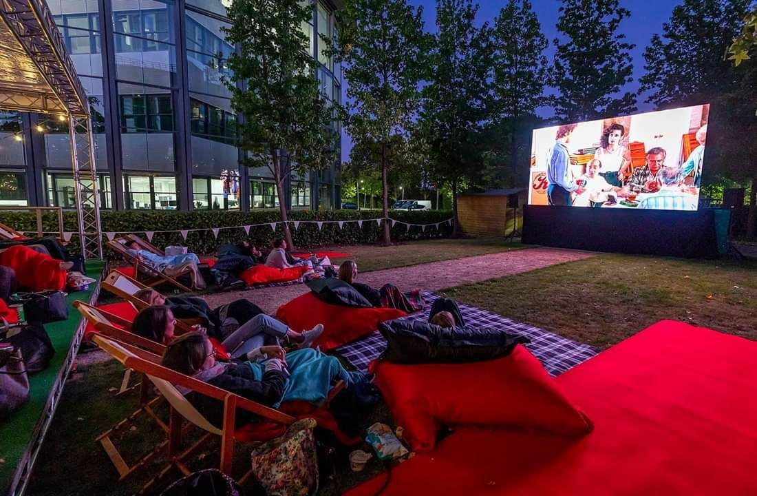 FONIXLED's tweet image. 🎬Cosy night....out?

We'll bring the popcorn.....🍿