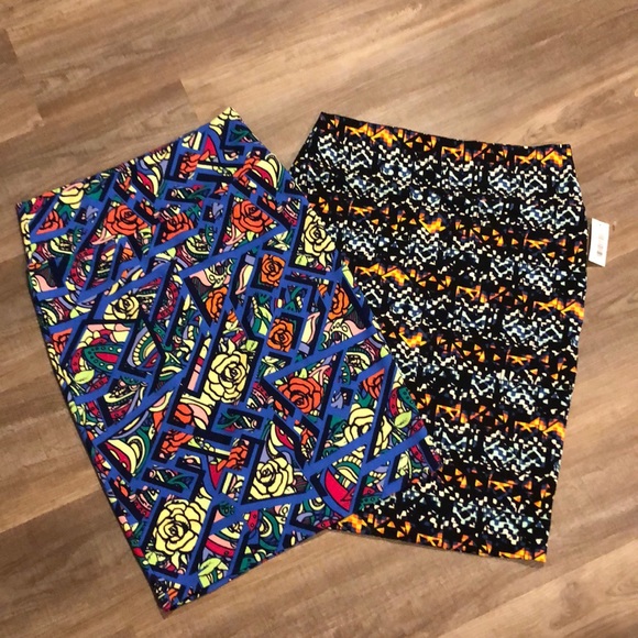 vigil1713's tweet photo. So good I had to share! Check out all the items I'm loving on @Poshmarkapp #poshmark #fashion #style #shopmycloset #mossimosupplyco #lularoe #teezeme: https://t.co/6MIyD6snZH https://t.co/kkW4x4ej88