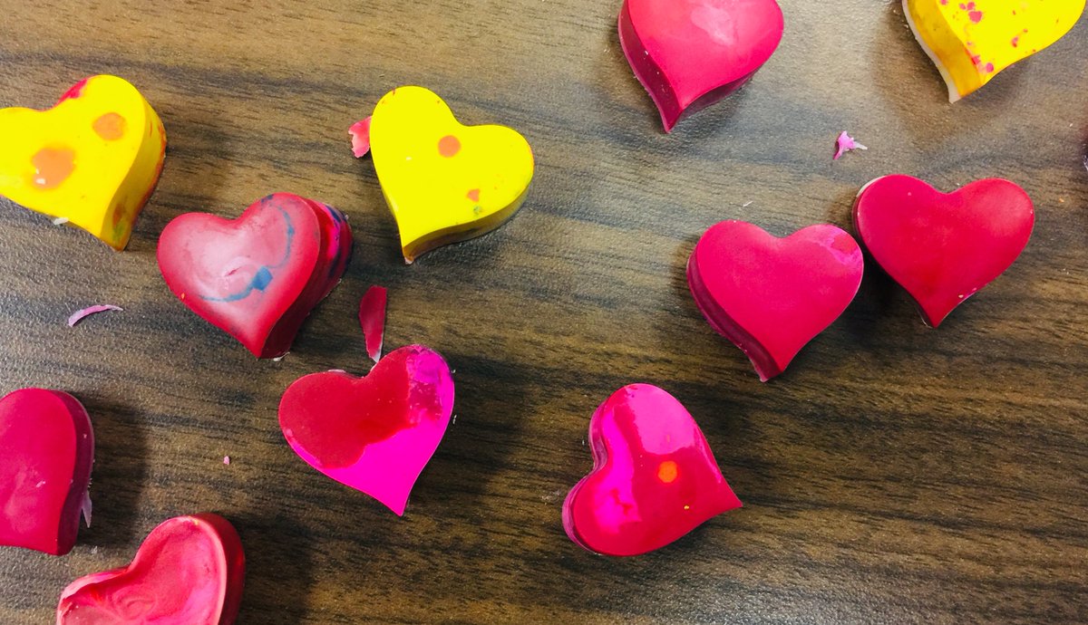 Poni3kj's tweet image. First friends experiment with the effects of heating and cooling. We sorted broken crayons, broke them into small pieces, melted them in a crock pot and reformed them into cute little heart crayons. Science and recycling together!  #Firstfriends. #CISDScienceRocks