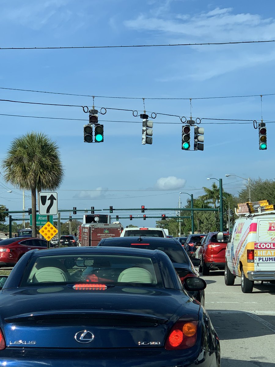 kellijean's tweet photo. @DelrayBeachPD this needs to be addressed. Green light leading right into a red light. Going nowhere. NB Jog and Atlantic.  3:30pm https://t.co/0cfiNdhveg