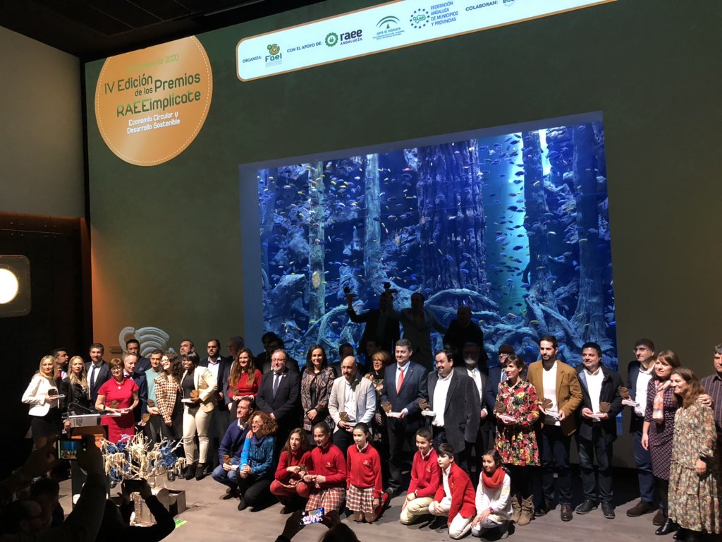 FAELinforma's tweet photo. Finaliza el acto de Entrega de los IV Edición de los Premios @RAEEImplicate.
¡Muchas gracias a todos los asistentes por contribuir a que hayamos pasado una velada perfecta!
¡Hasta la próxima Edición de los Premios #RAEEImplicate! 👋 https://t.co/PbO86sw8uZ