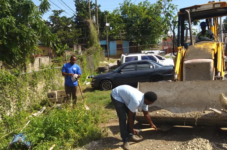 NWCjam's tweet photo. We are doing our part to prevent the spread of #dengue by cleaning up our work environment! We spent last Sat. carrying out #denguecleanup activities at our St. Elizabeth Operations office and our Kingsland facility in Mandeville, and will be ensuring that we keep this momentum! https://t.co/spHTZ5DFQ3