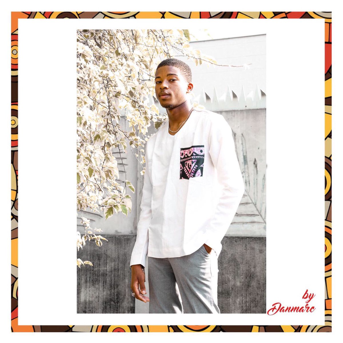 DanmarcDesgin's tweet photo. Tenue de la deuxième collection dénomée ÊDÊ TCHIEN .
🙎🏾♂️: 2mo_cmar
👕: call me "ADAMS"
📸: iamsaintallan
DA: @aouloudaniel
#DANMARCNATION #danmarcdesign #modelphotography #afrikfashionmagazine https://t.co/EseIGiEXky