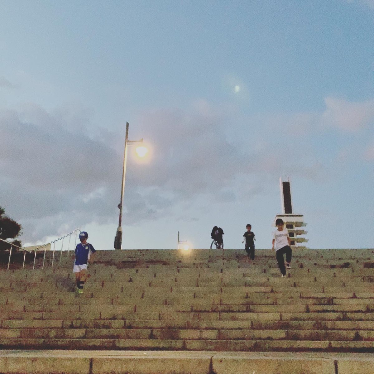 koeschool's tweet photo. #キングオブエンブレム #リフティング #スクール #駒沢公園 https://t.co/lh92TqFAxs