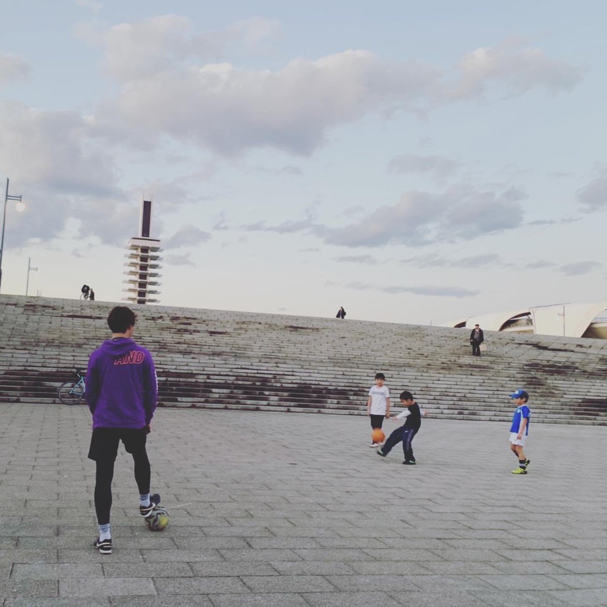 koeschool's tweet photo. #キングオブエンブレム #リフティング #スクール #駒沢公園 https://t.co/lh92TqFAxs
