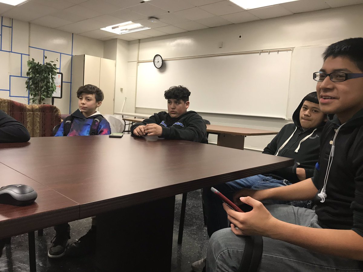 BVCoog13's tweet image. @HISD_ATMP students from @NavarroMS_HISD test their knowledge about this weeks lesson with a game of Kahoot! #HISDEmpowers #ATMProject #ATMP #AscendingToMen