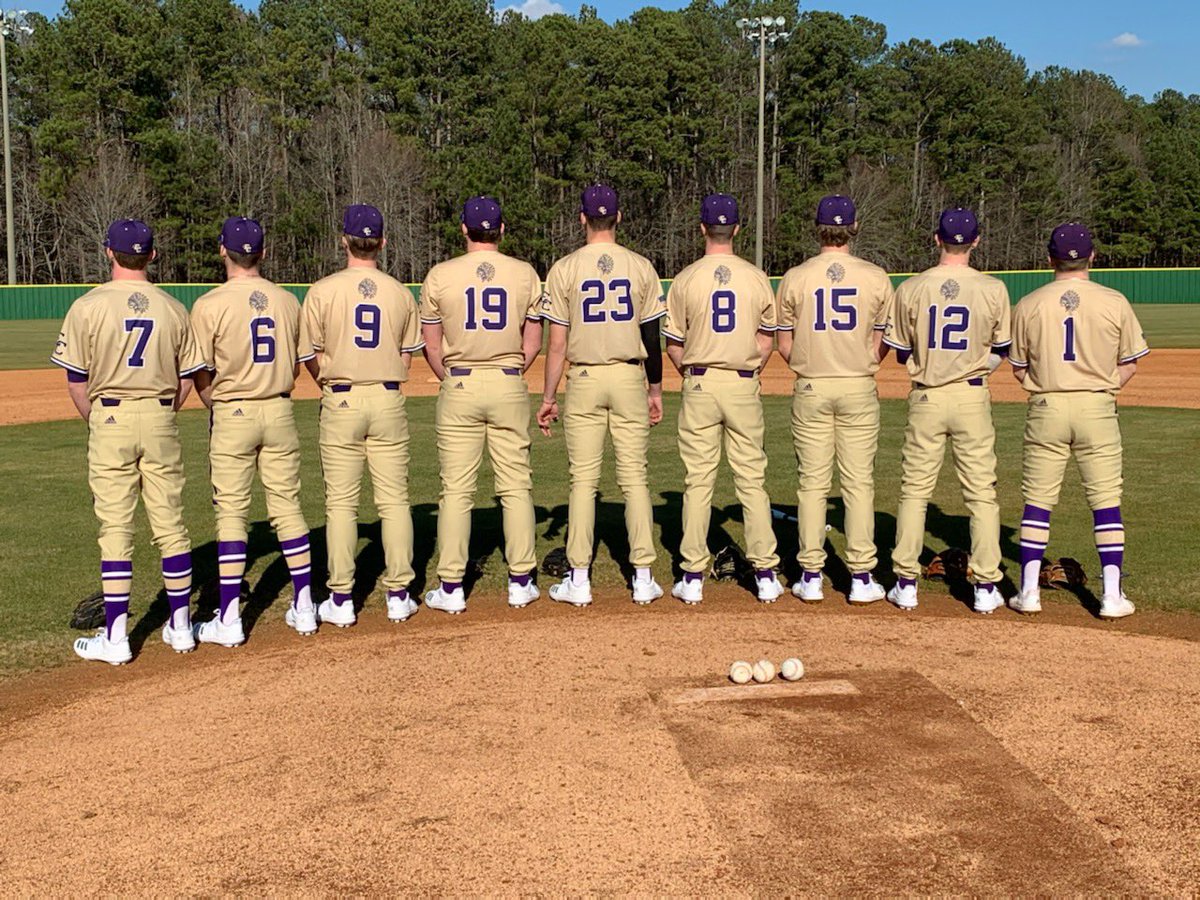ECBaseball14's tweet photo. 🔥 📸 SENIOR ⚾️ BANNER 📸 🔥 
@JordanKenty7 @tanner_floyd9  @DAN13LSM1TH @keeganrich19 @jacobhowellHp23 @jj_freed @AustinBunn11 @CalebCashion @LFradu https://t.co/ZEXQz94uxc