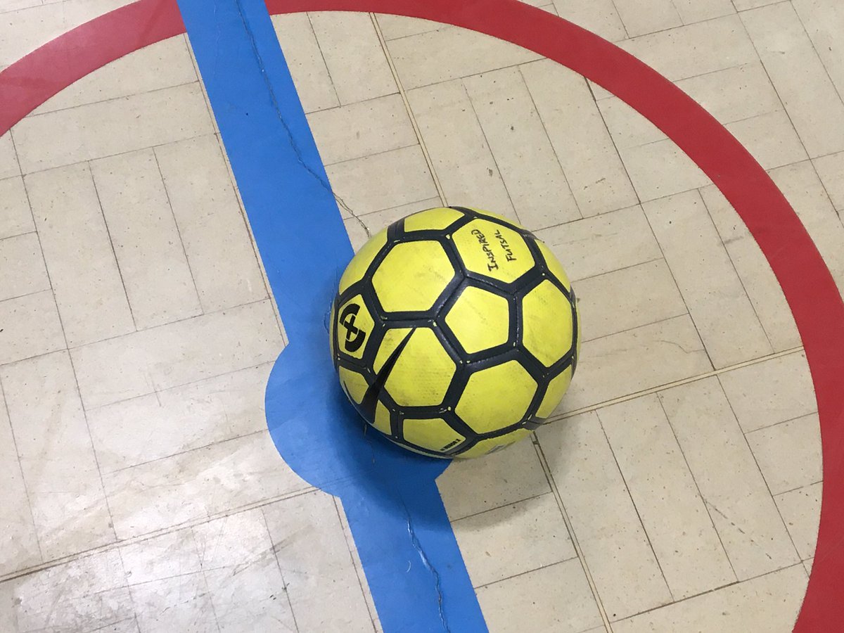 Half time here between <a href="/mjfc2012/">Mossley Juniors 2012</a> and <a href="/cincocityfutsal/">Cinco City Futsal Club</a> with the latter leading at the break