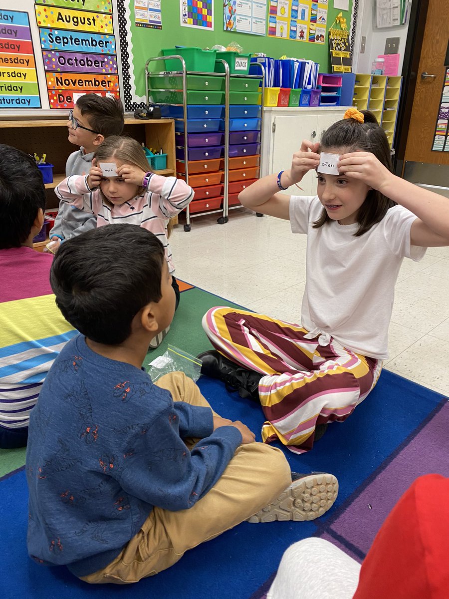 lizziechalpan's tweet photo. Today’s phonics lesson put a fun spin on the game “Headbands.” Students played “Mind Reader” to practice their troublemaker words & had a blast! #CCEisThePlace2Be https://t.co/mMtHmd8Tgc