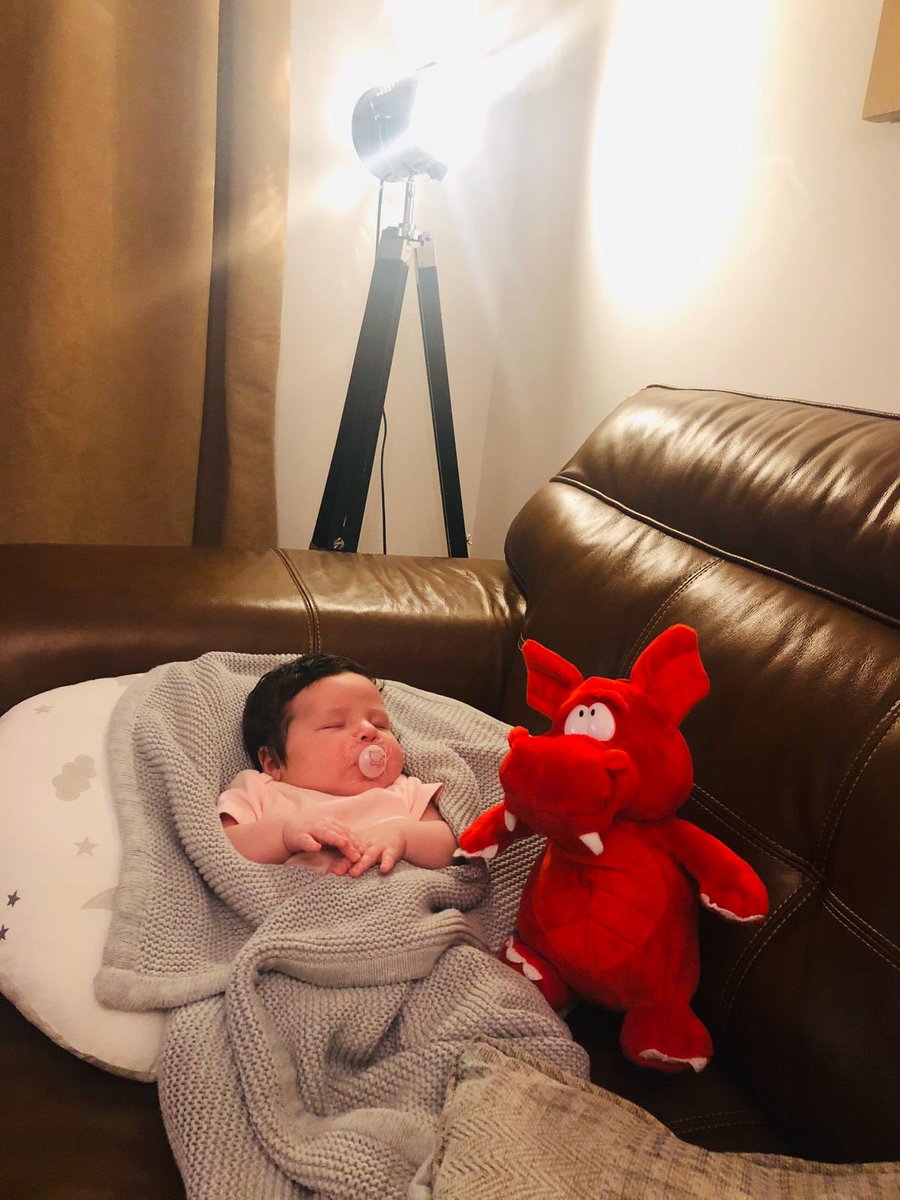 makeitcountcons's tweet photo. @Year3TPS Owen read a story to Tolis’ baby sister https://t.co/4rw4k8QGaw