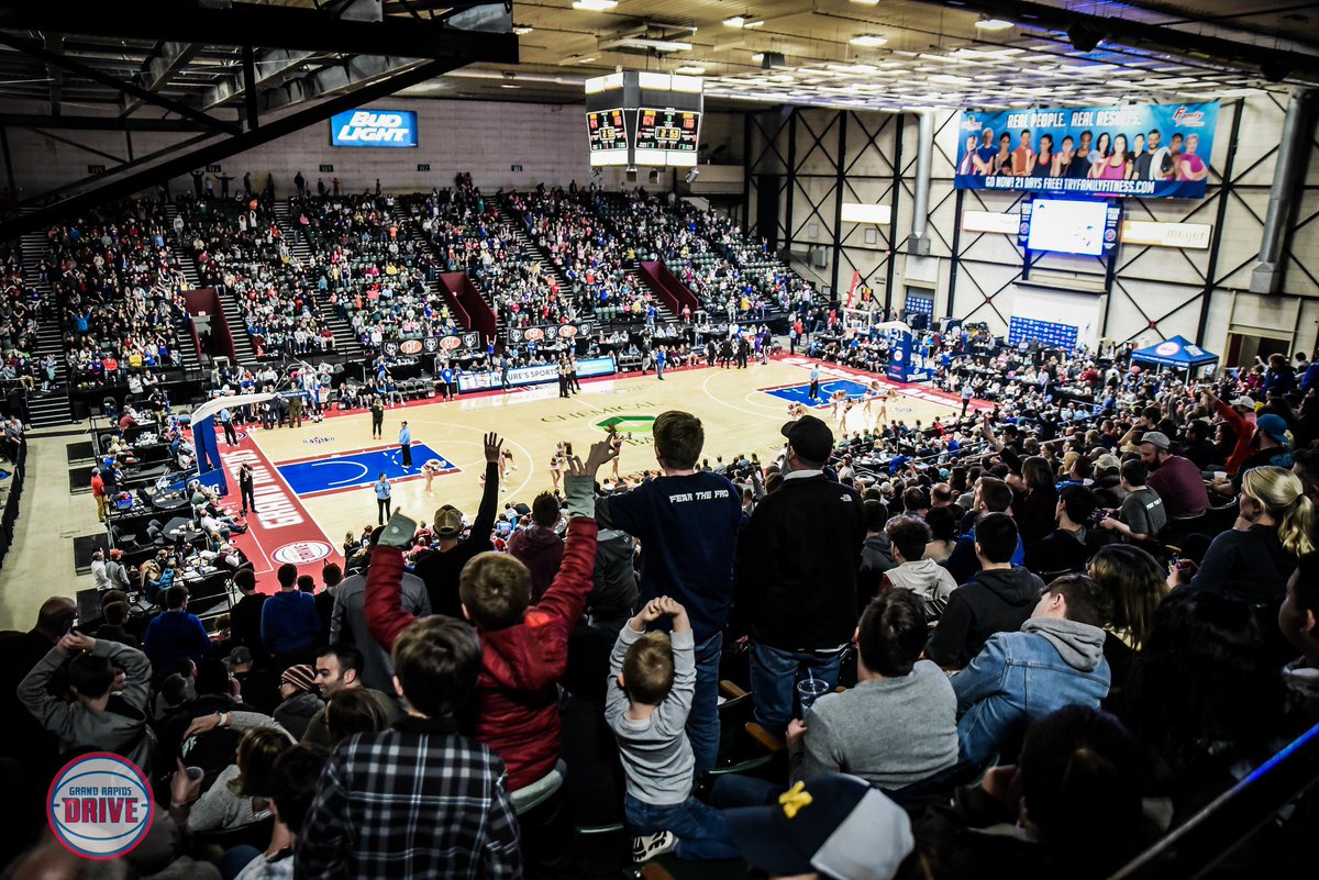 NBAGrandRapids's tweet photo. #TBT to last season's Ben Wallace Bobblehead Night. See everyone on Saturday, Feb. 29th for new bobbleheads and jerseys! #WeAreGR 

Tickets >>> https://t.co/SR8yExFcPu https://t.co/JWNm69Aml9