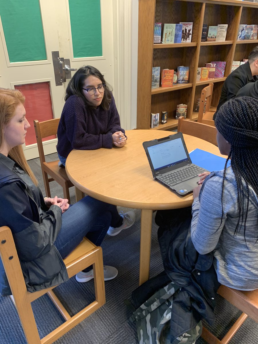 latinaprincipal's tweet photo. Our @WingateUniv #Wayfind Scholars meeting with their mentors! #BeTheBest @AGHoulihan @sambasden @MomPrincipal https://t.co/1UI85UksgV