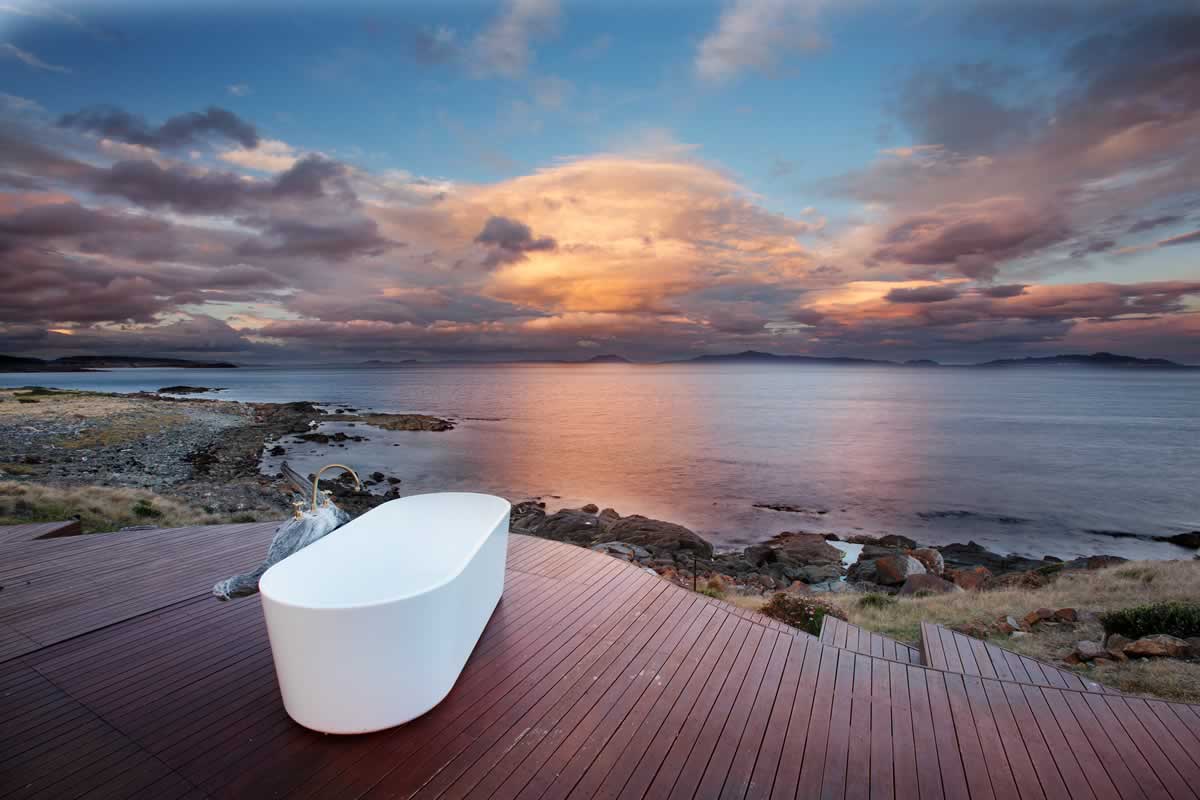 MaximusCampers's tweet photo. #MaximusUltimateCamperTrailer has its own #bathroom, which includes a #shower, #vanity, #cassettetoilet, #greywatertank and #freshwatertanks.
#Allthecomfortsofhome.
#notmyimage https://t.co/2MIMmhHe5u
