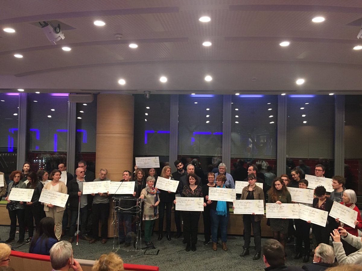 Très belle remise de dons ce soir à <a href="/incity/">teena</a> au profit des #associations soutenues par les administrateurs de Lyon grâce à notre #Fondation <a href="/CE_RhoneAlpes/">PoC via badhacker0x1</a> <a href="/manent_m/">MANENT Michel</a>