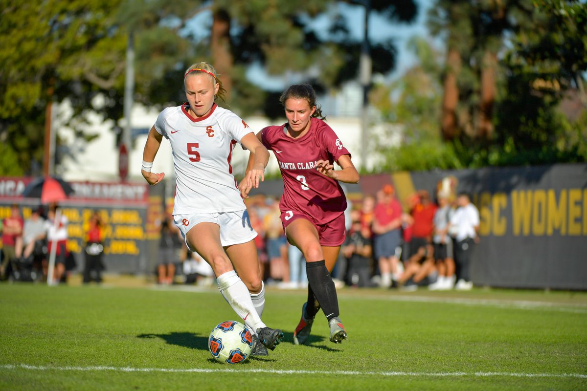 USC_WSoccer's tweet photo. .@hockingpenelope is in the midst of rewriting the USC record book.

The sophomore is currently:

4⃣th in career goals
5⃣th in career points
1⃣2⃣th in career assists

and owns 2⃣ of the 5⃣ highest scoring seasons in program history!

Updated record book: https://t.co/W51pKmYFgO https://t.co/YdTRf2PjIN