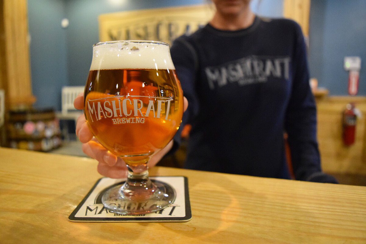 MashCraftBrews's tweet image. The weekend is near. Can we interest you in a Last Light?
.
.
.
#bloodorangeipa #localhops #indiebeer @DrinkIndiana @IndyHighBines