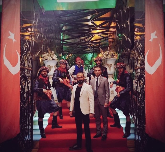 AhmetALGUNN's tweet photo. BİR TÜRK DÜNYAYA BEDELDİR 🇹🇷🇹🇷🇹🇷 #Yunanistan #Greece #MucizeDoktor #birmemleketmeselesi #Trump #CoronavirusOutbreak #İremDericiboykot https://t.co/HP3SZmL3x6