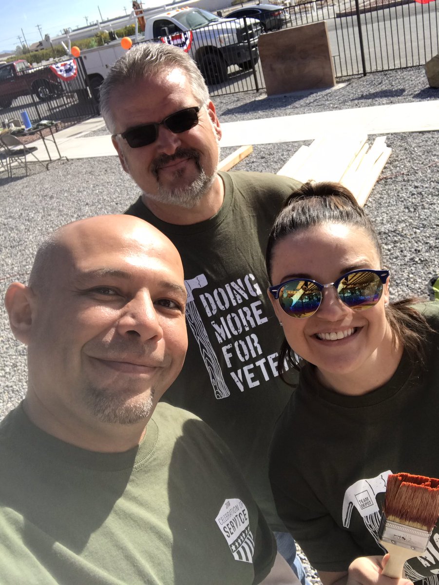 JeremyVasquez76's tweet photo. Great Team Depot Event! Way to take care of the community Team 3322! @Prissy3303 @Hd22Teresa @KevinBr75977227 @thdsaltarelli @RkrauseLV85 https://t.co/AJbnYICvzB