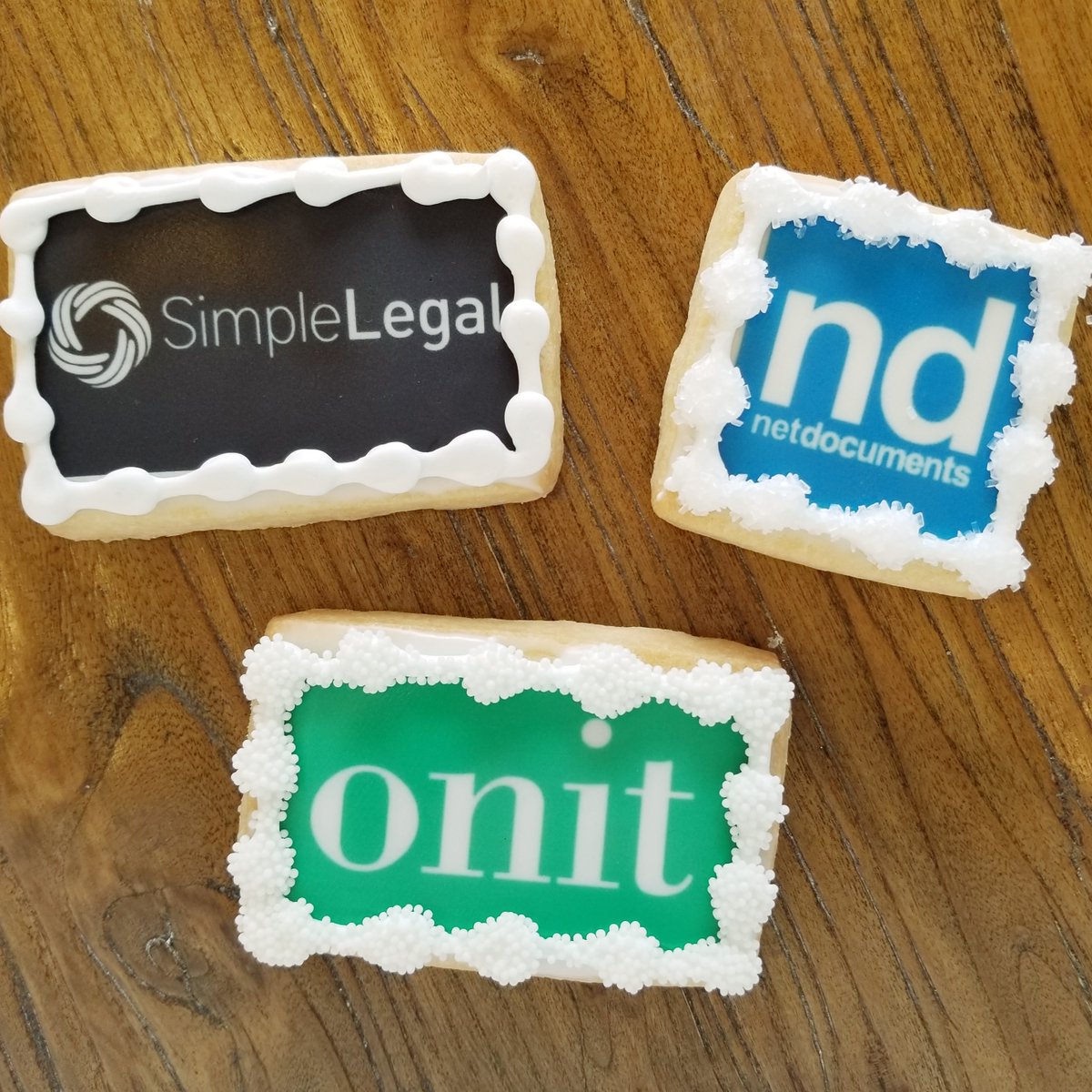 kopykake's tweet image. Beautiful all butter shortbread cookies made with natural vanilla and royal icing with sugar sprinkles by @HoustonCookies