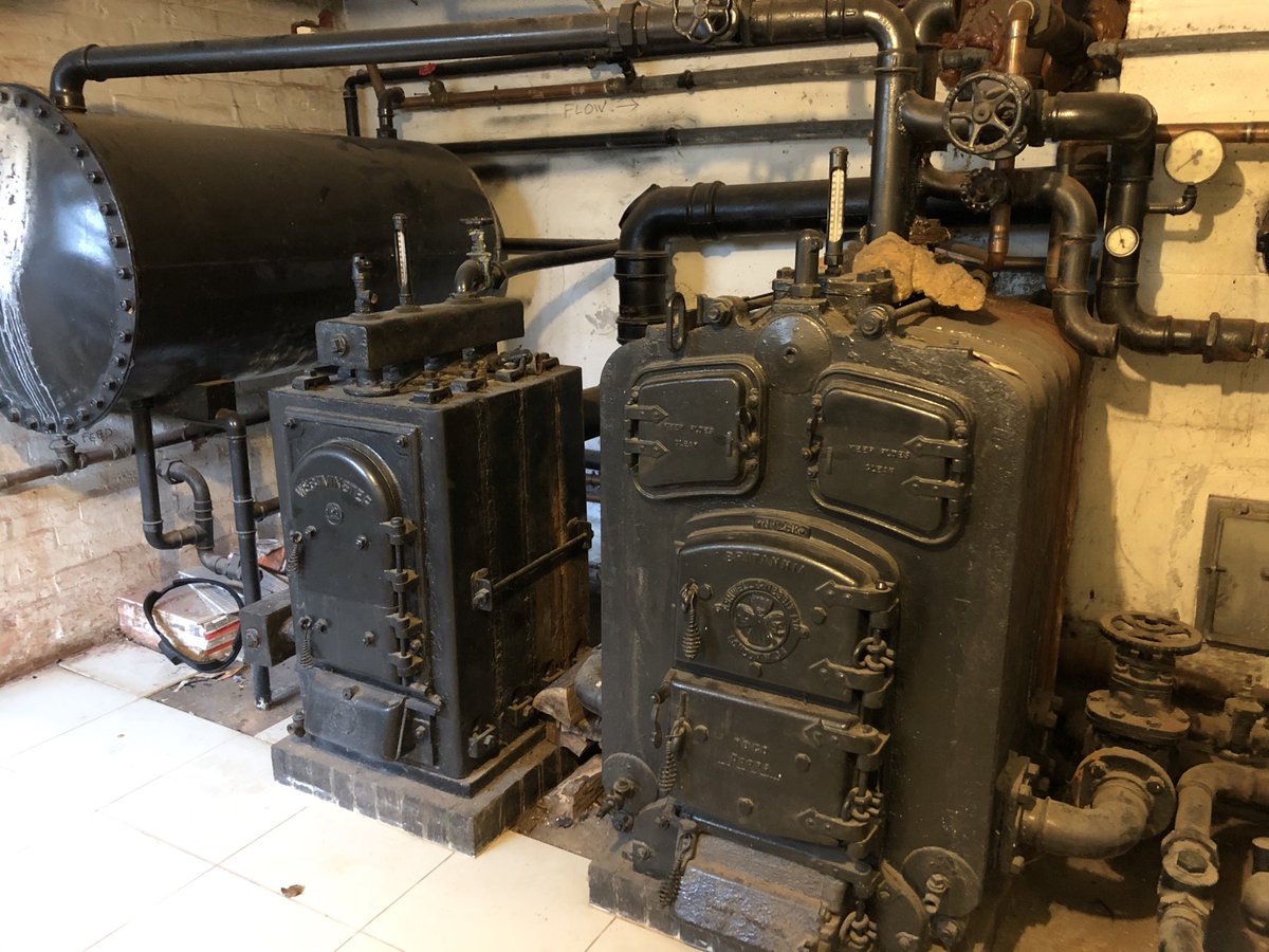 Look at these beauties in a house today, sadly not in use anymore, 2 Vaillant 635’s have taken over the job