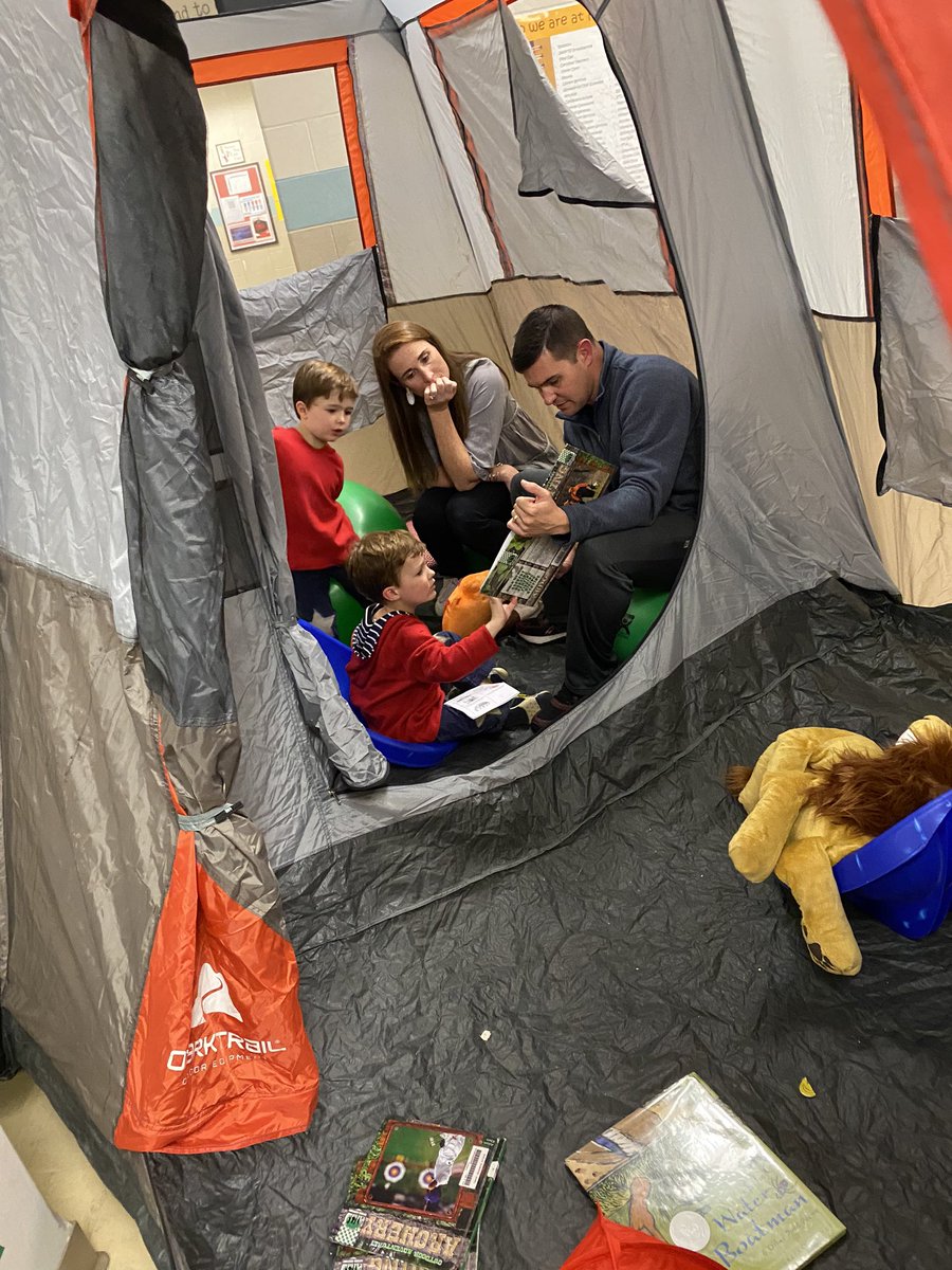 mrsLHernandez's tweet photo. A few shots of the JAM literacy night AKA Reading Adventure Night! @NISDMireles #JAMReads https://t.co/3f7TBCbQMR