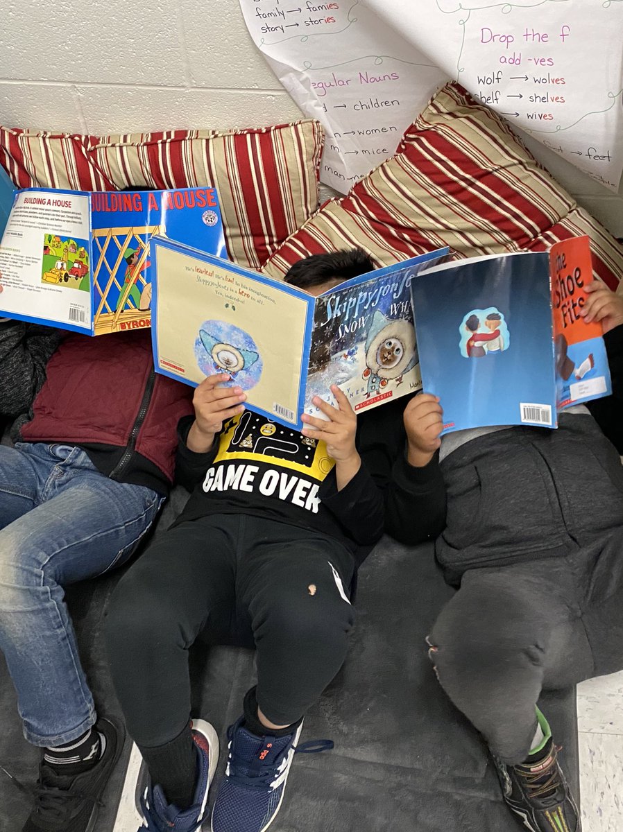 HastySpedTeach's tweet photo. Friends that #read together, stay together! #bedohavegive #HastyHuskies @Hasty_Huskies @CherokeeSchools @RodLarrotta @crichlady @SandiHarrison22 @CcsdCares #wearereaders #favoriteplacetobe #2ndgradehappenings https://t.co/Db38V835lu