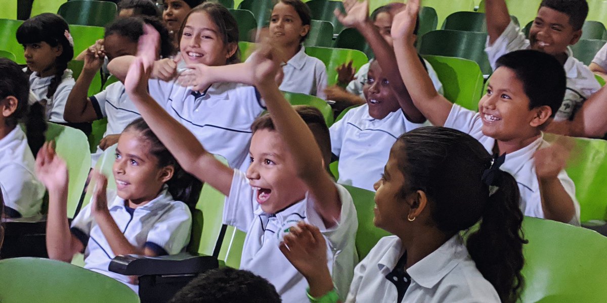 asocana's tweet photo. También estuvimos en el colegio del @IngProvidencia disfrutando de las presentaciones artísticas en inglés de algunos de los estudiantes beneficiados por el sector. Desde allí, se forman durante su vida estudiantil con un enfoque técnico. #SomosAzúcarYMuchoMás https://t.co/YMMshw2YE5