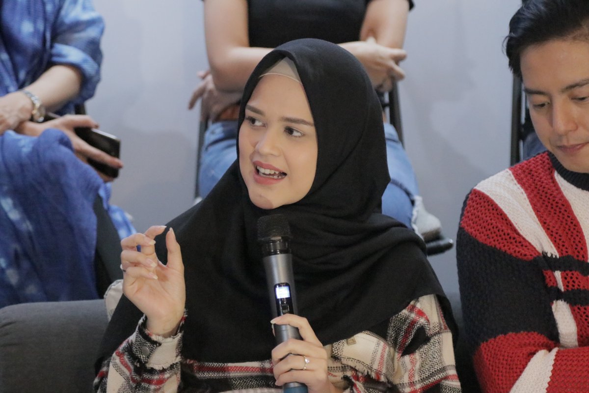 Cut Meyriska sebagai FIRA

#BERHENTIDIKAMU