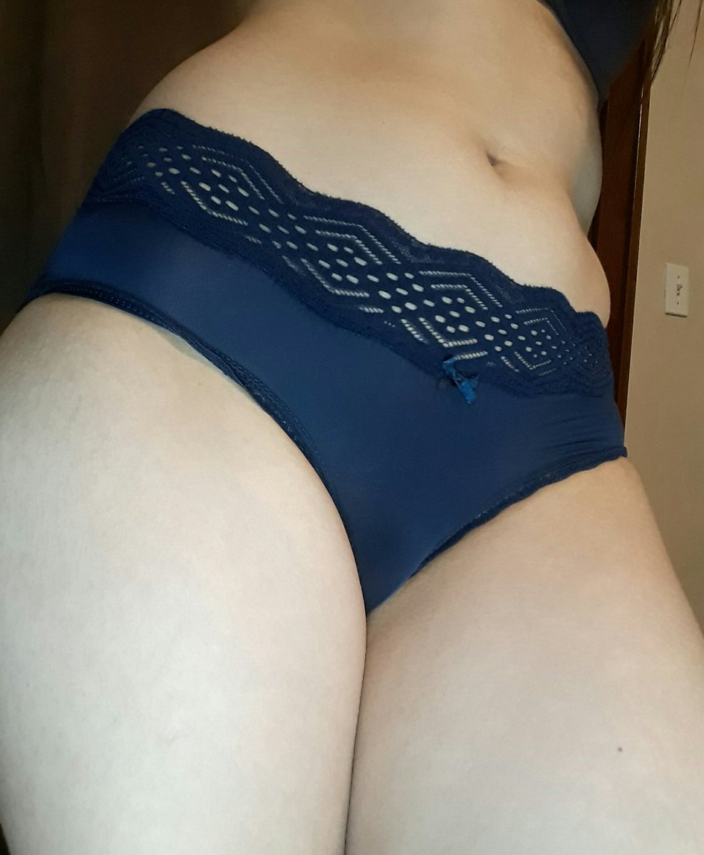 kitty_the_vix's tweet photo. Cute tight blue bikini now up for auction on #ebanned 🍑🍑🍑 link in description 😛
#usedpanties #navyblue https://t.co/PCLpN1IOvq
