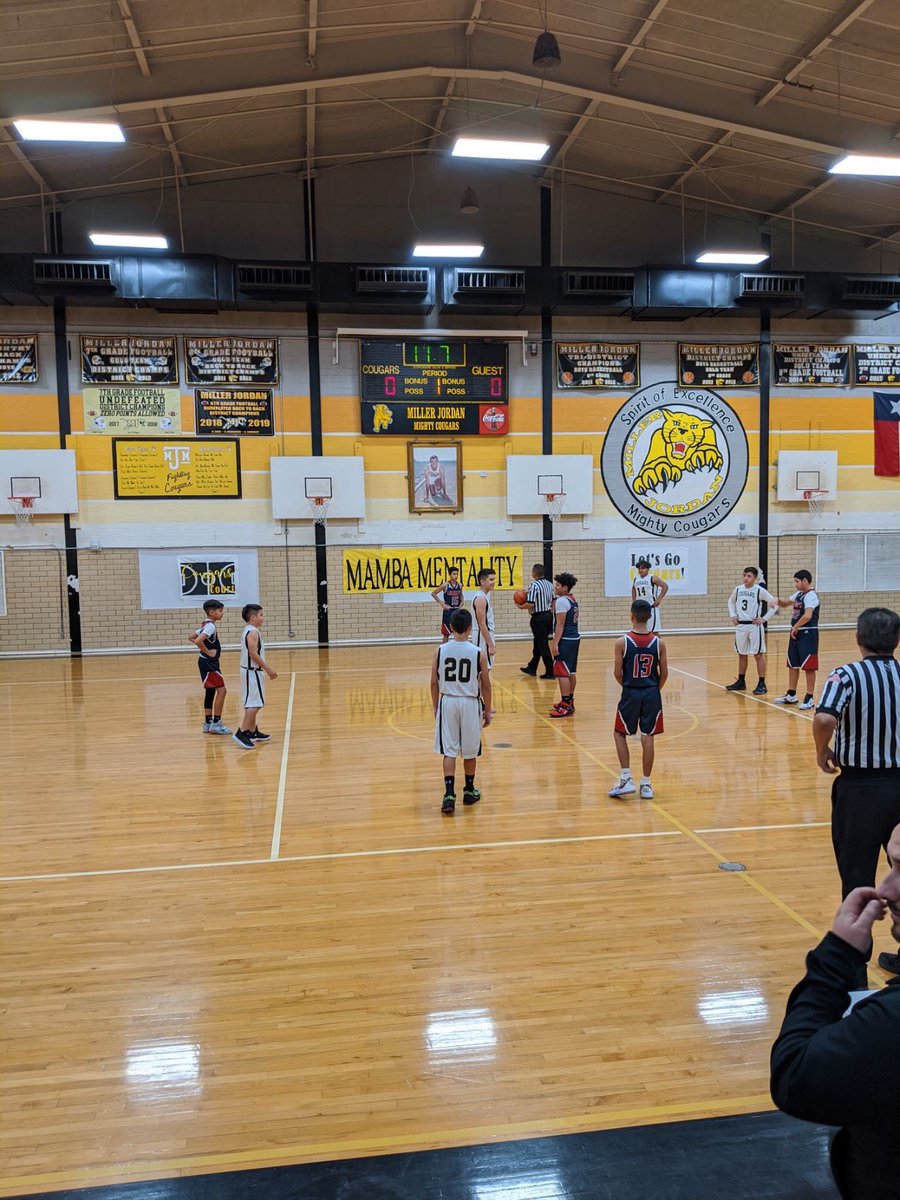 GreyhoundsHoops's tweet photo. "Mamba mentality is about 4 a.m. workouts, doing more than the next guy and then trusting in the work you’ve put in when it’s time to perform." That's exactly what we strive for #MJMS! 🏀 Keep it up champs. https://t.co/LVTdxPx7Hm