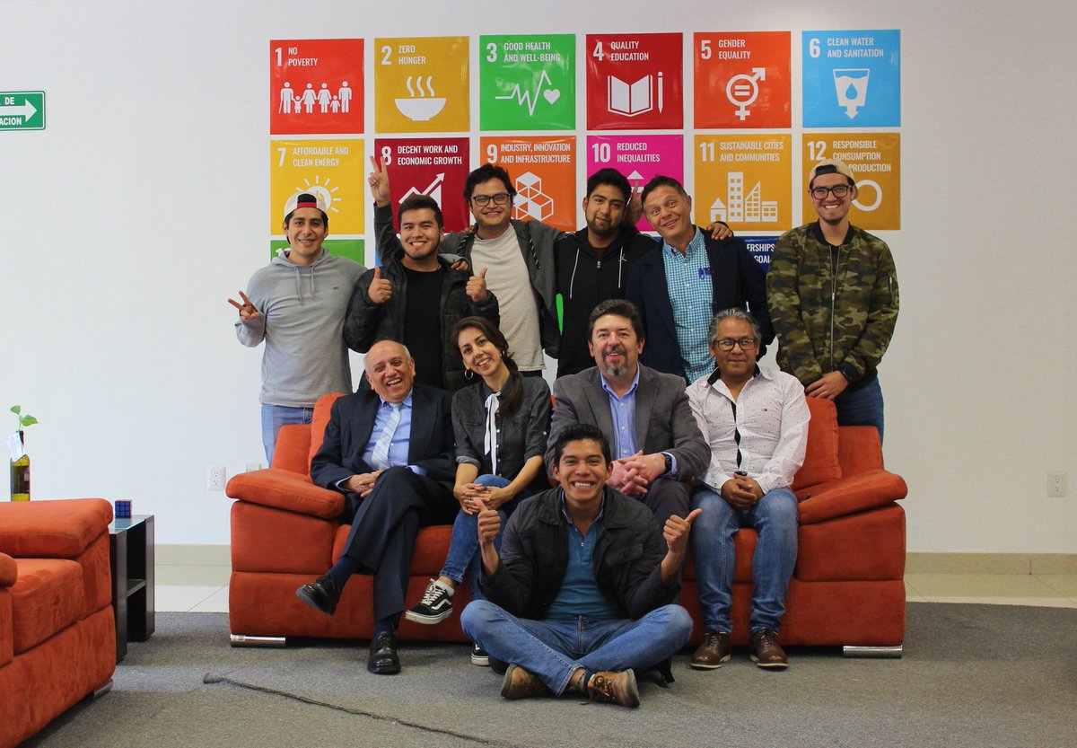 marco_gz98's tweet photo. Taller de Arquitectura de Software y patrones de diseño para el desarrollo de sistemas informáticos impartido por el Dr. en soluciones geomáticas, José Luis Mondragón Garibay en el @youi_lab
#YOUILAB x #INEGI https://t.co/vWFrPxL4a9