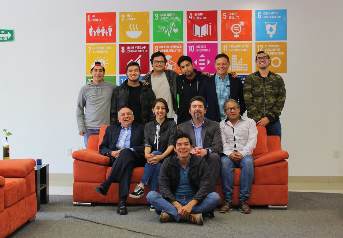marco_gz98's tweet photo. Taller de Arquitectura de Software y patrones de diseño para el desarrollo de sistemas informáticos impartido por el Dr. en soluciones geomáticas, José Luis Mondragón Garibay en el @youi_lab
#YOUILAB x #INEGI https://t.co/vWFrPxL4a9