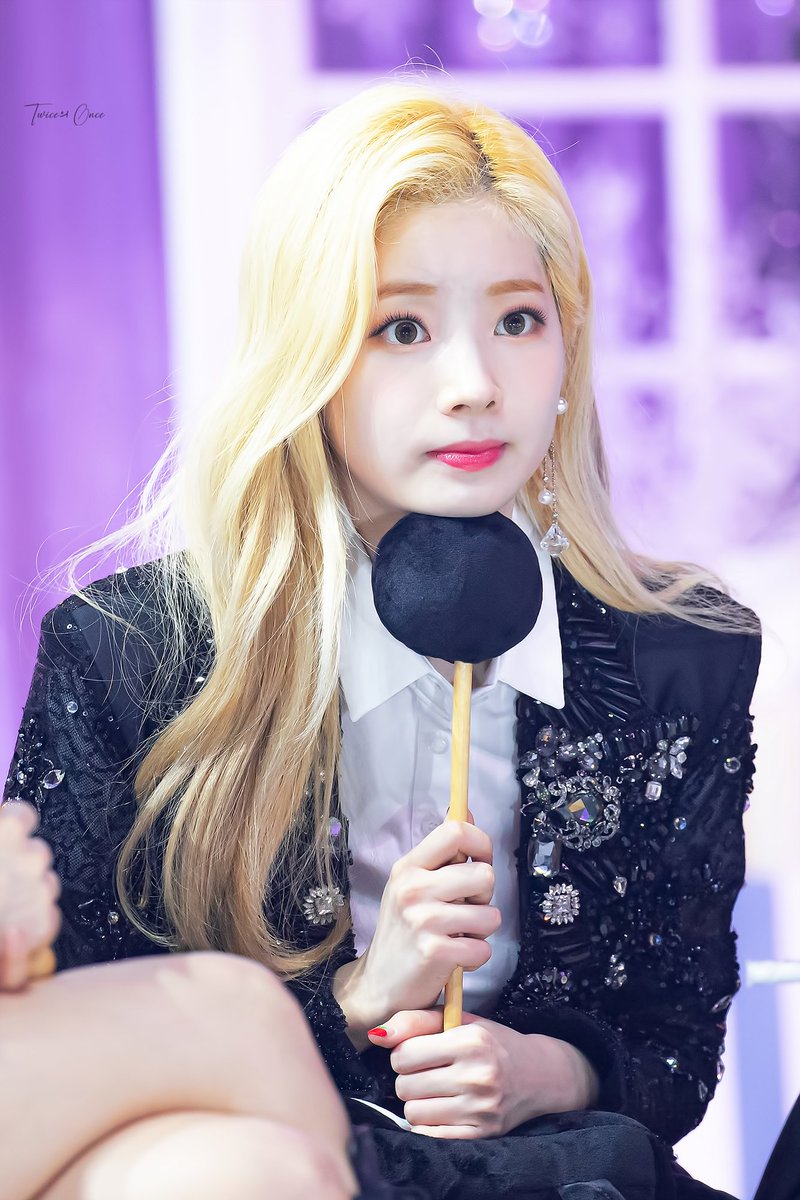 Just Dahyun being ethereal like always.