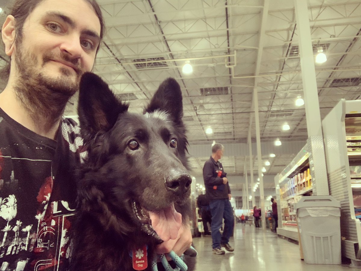 SinCalChewy's tweet image. Swoopin’ in on snacks at Costco with my furry amigo!  🐶🥰✌🏻
#selfie #ManbunLife #ShoppingDoggo