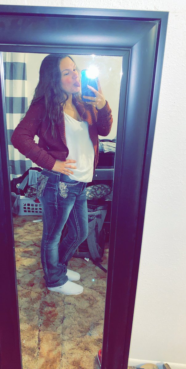 shea_bird98's tweet photo. Ignore the dirty mirror but I’m back at my weight before Maverick🥰🥰 https://t.co/8O8JwpbL1h