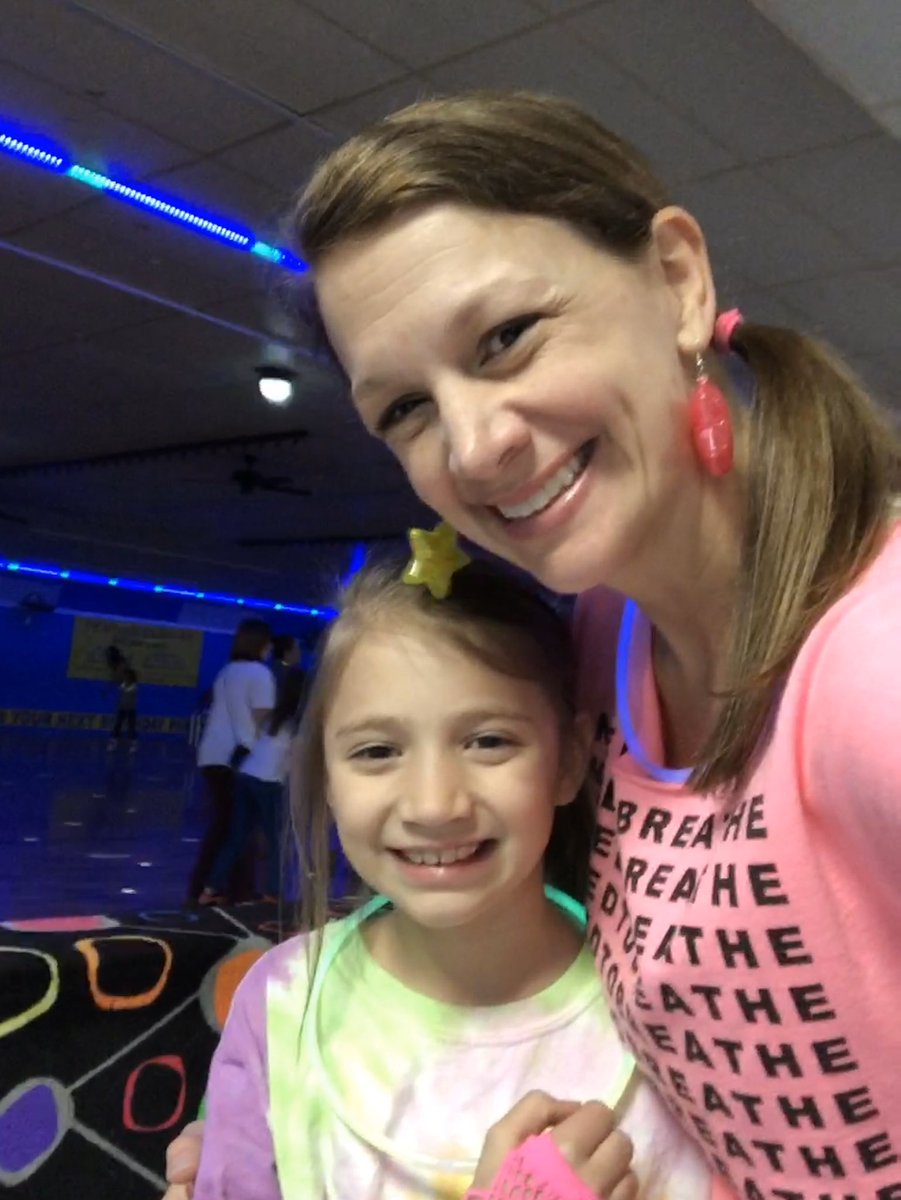 TheAutumnJoy's tweet photo. What a fun night at @FielderElem Mother Daughter Skate Night! #fielderpride #80stheme #middleschoolflashback https://t.co/ciJHuxqjYo