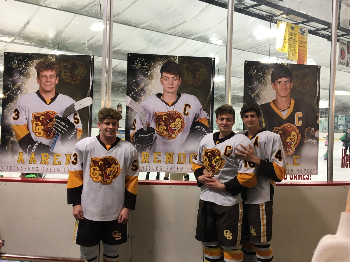 GSHockeyClub's tweet photo. Seniors https://t.co/W4XWclFL12