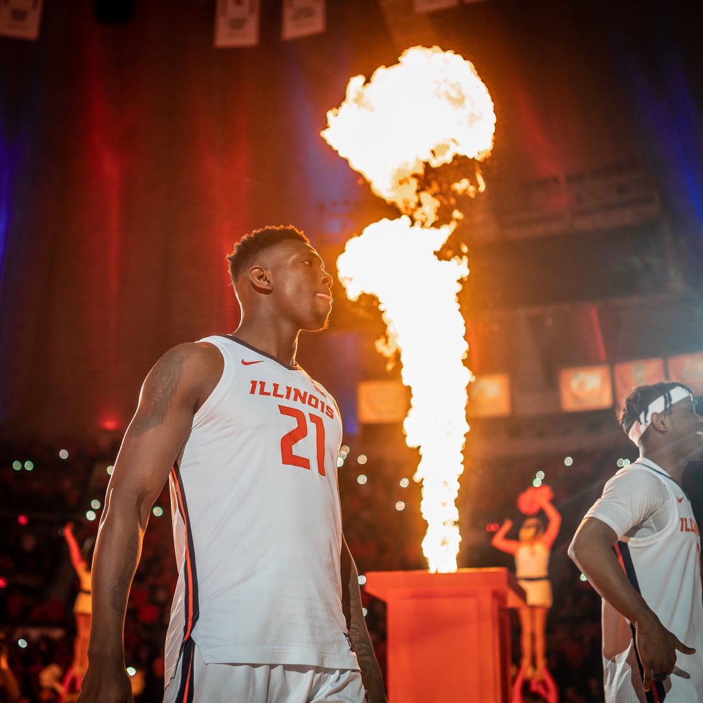 BarstoolILL's tweet photo. SEVEN. IN. A. ROW. 🔥🔥🔥 https://t.co/bHH1KMQyuc