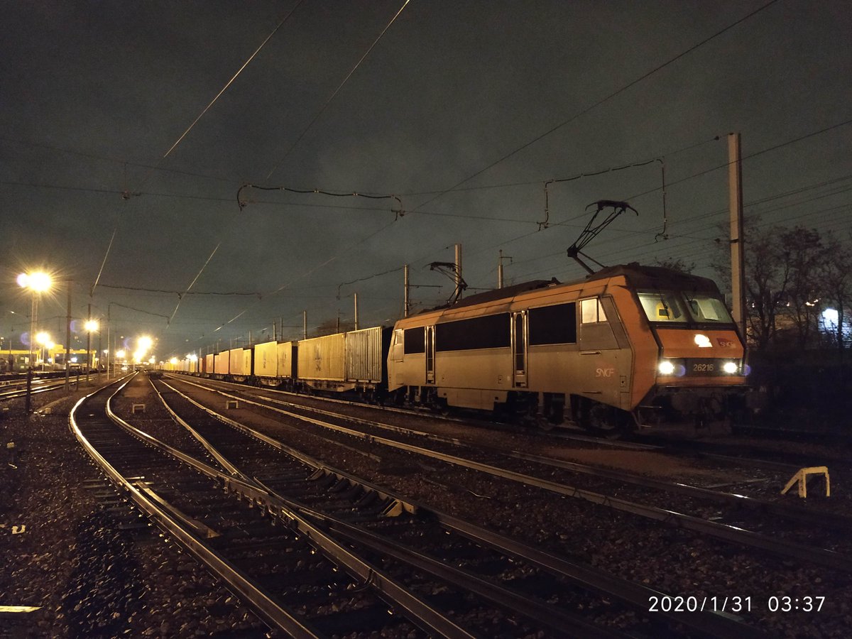 cargo_fr's tweet photo. Montée à Somain cette nuit pour moi avec ce 52202 Bordeaux Anvers. Repris par #Lineas pour le trajet vers le port flamand. #Naviland #SNCFLogistics https://t.co/9RfifjJ6Gj